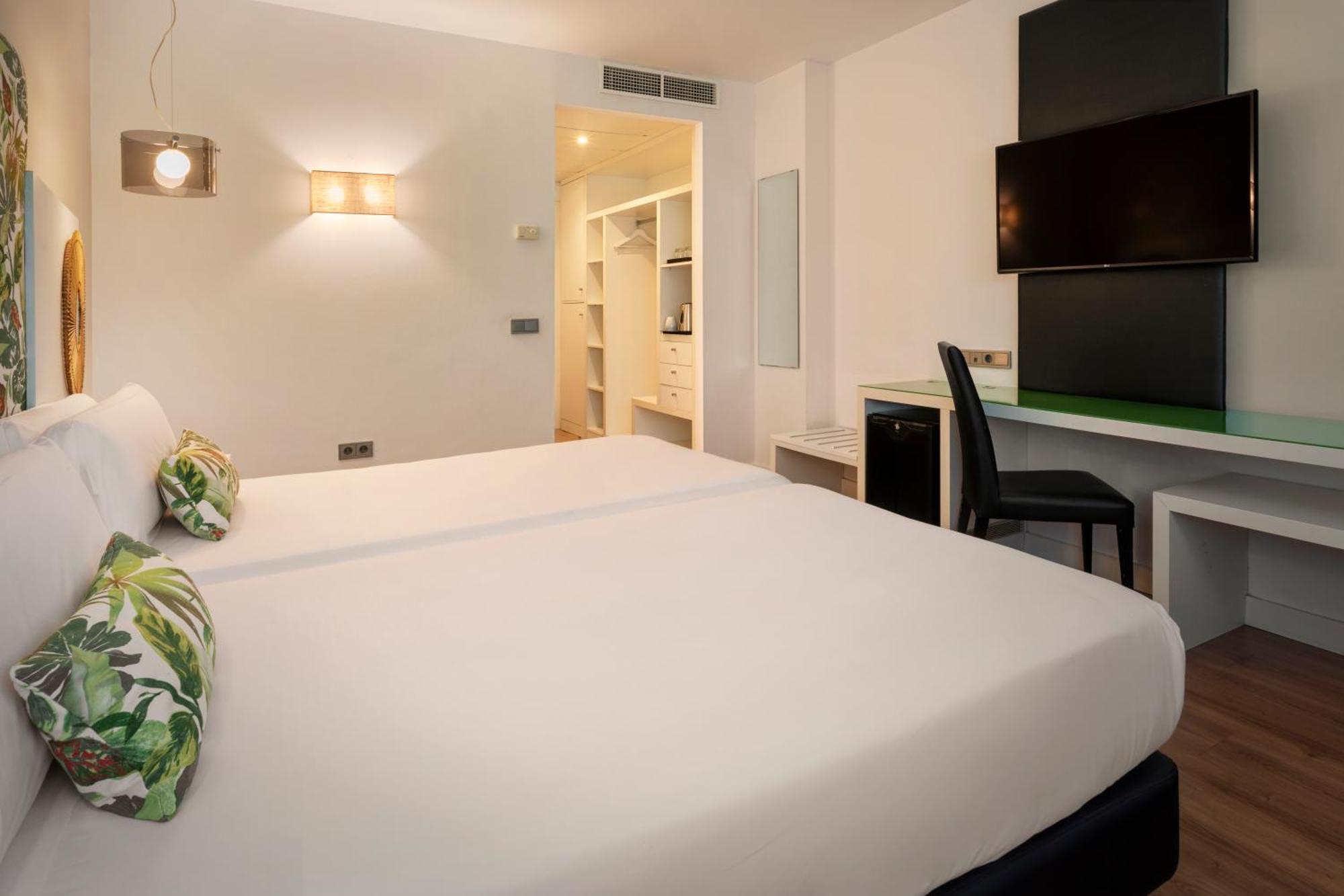Catalonia Hotel